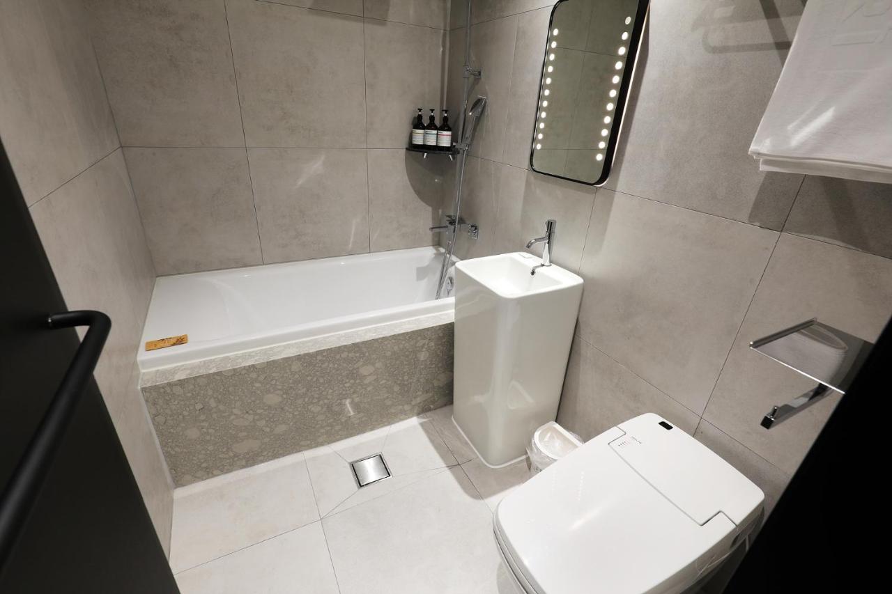 צ'ונג'ו Mari Hotel מראה חיצוני תמונה