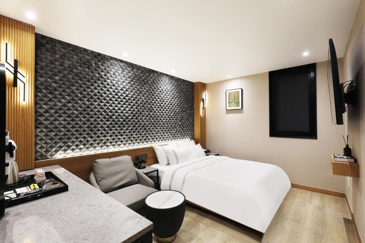 צ'ונג'ו Mari Hotel מראה חיצוני תמונה